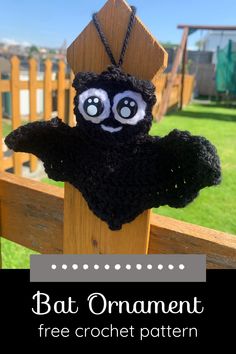 Halloween Bat Crochet Decoration – Free Pattern: Looking for a quick and easy fall project? This free bat crochet pattern is the perfect Halloween ornament, using leftover scrap yarn to create a spooky applique or decoration. Fall Crochet Patterns Free, Bat Applique, Bat Crochet, Crochet Bat, Halloween Applique, Cute Halloween Decorations, Fall Crochet Patterns, Scrap Yarn, Halloween Garland