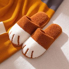 Cat Paw Plush Slippers - Cute & Cozy Slippers – Tristar Boutique