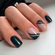 Check Nail Art Designs, Trendy French Nails, Dark Blue Nail Designs, Dark Color Nails, Wallpaper Thanksgiving, Blue Gel Nails, Full Moon Party, Gel Nail Art Designs, Short Gel Nails