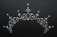 Relaterad bild Moonstone And Diamond Necklace, Floral Tiara, Pearl Tiara, Spike Necklace, Blue Stones