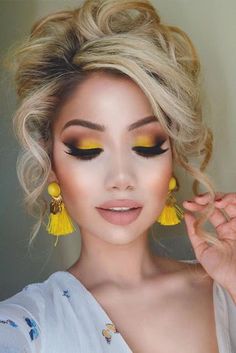 Beach Eye Makeup, Jasmine Makeup, Yellow Eye Makeup, Makeup Cantik, Yellow Makeup, Yellow Eyeshadow