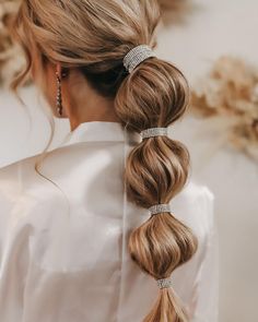 70+ Hottest Bridesmaid Hairstyles For 2023 + Tips & Advice :heart: bridesmaid hairstyles bubble ponytail on long hair rebecca.murphy #weddingforward #wedding #bride #bridesmaidhairstyles #weddinghair Wedding Bubble Braid, Ponytail Hairstyles 2024, Ball Braids, Bubble Hairstyle, Hairstyle Ponytail, Strapless Dress Hairstyles, Bridal Hair Down, Niche Ideas, Ballroom Hair