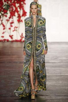 Naeem Khan Spring 2016. See the full collection on Vogue.com Rock Dress, Fashion Show 2016, Afrikaanse Mode, Naeem Khan, 2016 Fashion, Mode Inspiration, Mode Style, African Dress