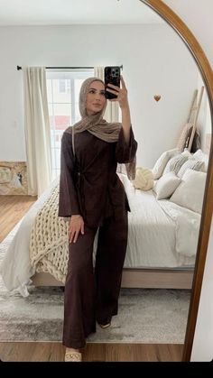 Linen Suits For Women, Suits For Women Fashion, Aesthetic Modest Outfits, Hijabi Fashion Summer, Modest Outfits Muslim, Modest Girly Outfits, Outfits Muslim, Pajama Day, Cardigan Kimono