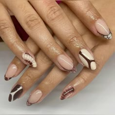 Brown Beige Nails, Nail Ideas November, Beige Manicure, October Nail Ideas, November Nail Ideas, Structured Manicure, Autumn Nail Ideas, Fall Nails Trendy, September Nail Ideas