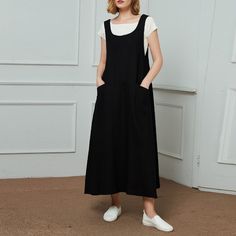 "★★FEATURES 50% linen, 50% cotton Two pockets No lining Scoop neckline Sleeveless dress A-line dress pinafore dress Loose fit dress Midi dress Perfect for summer,spring,autumn ★★ The model's height approx 170cm (5′ 7″) with the 84 cm (33\") bust, 66 cm (26\") waist. She is wearing in the size XS. ★★ Bespoke Order Service If you Request other color Request the length Your height is not between 155 cm- 172 cm Your weight is over 75 kg I can do it for you, It will need some extra fee depending on o Black Cotton Dress With Side Pockets, Black Sleeveless Dress With Pockets, Black A-line Dresses With Pockets, Casual Black Cotton Pinafore Dress, Casual Black Sleeveless Dress With Pockets, Black Cotton Pinafore Dress For Summer, Black Cotton Pinafore Dress For Spring, Spring Black Pinafore Dress For Work, Black Spring Pinafore Dress For Work