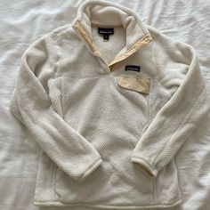 *Never Worn* Patagonia Cream/White Half Button-Up Fleece Sweater Gift Wishlist, Cream Hoodie, Dream Style, Cute Sweatshirts, Patagonia Jackets, Fleece Sweater, Snow Jacket, Grey Jeans, 8th Grade