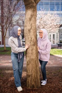 two hijabis looking at each other fondly Chiffon Hijab, Pose Idea, Look Beautiful, Timeless Elegance, Perfect Fit, Lily, Chiffon, Dress Up