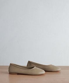 Charlotte Ballet Flat Khaki The classic ballet flat is back and better than ever—in buttery soft calf leather and two perfectly neutral colorways. Unlined and ultra-comfortable for easy everyday wear. Soft leather upper. Made in Portugal.Please note that any shoes with a worn sole will not be accepted for return. If yo Jenni Kayne, Ballet Flat, Color Khaki, Get Dressed, Try On, Ballet Flats, Soft Leather, Calf Leather, Everyday Wear