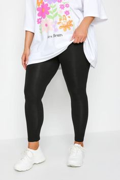 Shop YOURS Curve Black Soft Touch Stretch Leggings at Yours Clothing. Discover women’s plus size clothing in sizes 10-36 with fast delivery. Leggings Outfit Winter Dressy, Shirt And Leggings Outfit, Plus Size Legging Outfits, Leggings Outfit Winter, Animal Print Dress Casual, Stylish Leggings, Smarty Pants, Basic Leggings, Curve Fashion