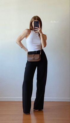 Simple Chic, Minimal Chic, Real Style, Spring Summer Outfits, Back To Black, Summer Outfits, Style Inspiration, Street Style, Fashion Outfits