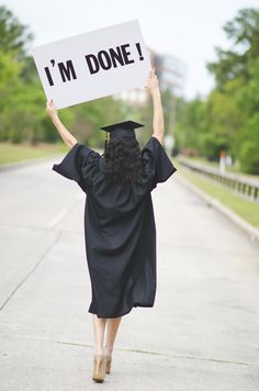 Graduation Pictures Props, Graduation Picture Props, Graduation Tips, Graduations Ideas, Masters Graduation Pictures, Graduation Goals, Graduation Pose, Graduation Pic Ideas, Cap And Gown Pictures