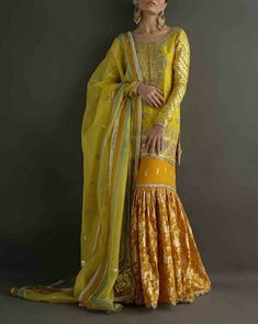 Wedding Gharara, Gharara Designs, Primrose Yellow, Pakistani Women Dresses, Mughal Architecture, Resham Work, Velvet Dress Designs, Gota Work