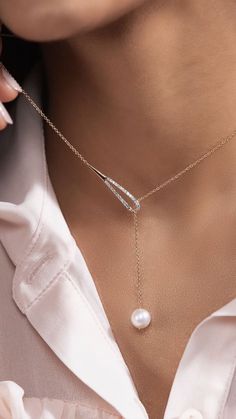 Elegant Gold Necklace Classy, Minimal Diamond Jewelry, Elegant Necklaces Classy, 2024 Jewelry Trend, Elegant Jewelry Classy, Diamond Pendants Designs, Fancy Jewelry Necklace, Modern Gold Jewelry, Antique Jewellery Designs