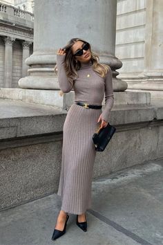 23 Chic Fall Work Outfits & Business Casual Outfits for Autumn Fall Outfits For Work Offices, Casual Outfits For Autumn, Work Outfits Business Casual, Striped Skirt Outfit, Tznius Fashion, Outfits For Autumn, Fall Work Outfits, Fall Dressy, Outfit Elegante