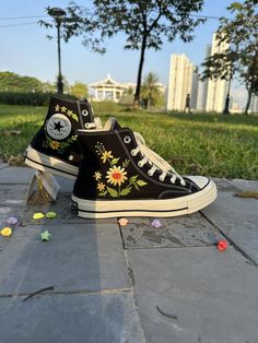 You are my sunshine on a rainy day 🥰 #fiberart #fiberartist #handmade #broderiemoderne #broderiecontemporaine #loisircreatifs #faitmain #upcycling #embroideredclothing #embroideredconverse #conversechucktaylor #converseallstar #conversebrodée #dmc #dmcembroidery #dmcthreads #embroidery #converse #allstar #allstars #chucks #chucktaylor #aesthetic #outfitoftheday #shoes #shoesaddicted Custom Converse High Tops, Sneaker Ideas