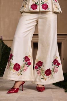 IVORY FLORAL FOLIAGE BELL BOTTOM PANTS Fabric Painting Techniques, Floral Foliage, Abaya Designs, Bell Bottom Pants, Thread Embroidery, Suit Designs, Floral Applique, Bell Bottom, Embroidery Work