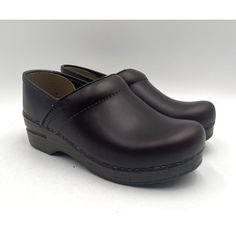 Nwd Dansko Professional Oiled Full Grain Women's Clog Brown Eu Size 36 (Us Sz 6) Condition: Shoes Are New And Unworn However Part Of The Material On The Upper Lip Is Flaking Away. Please See Last Couple Images For Further Detail. Original Manufacturers Box Is Included. We Look Forward To Serving You With The Best Customer Service. If You Have Any Further Questions, Please Feel Free To Contact Us And We Will Try And Get Back To You Within 24 Hours. Thank You! Lucky Soles Cork Wedges Sandals, Swim Shoes, Upper Lip, Black Leather Sandals, Gold Sandals, Mary Jane Heels, Leather Wedge Sandals, Dansko Shoes, Couple Images