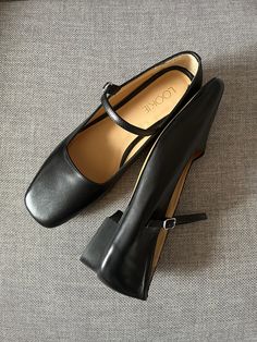 Vintage Wishlist, Black Mary Janes, Zapatos Mary Jane, Mary Jane Shoes Flat, Square Toe Shoes, Shoes Retro, Ootd Inspo, Womens Mary Janes, Inspo Pics