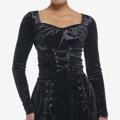 Cosmic Aura Black Velvet Corset Lace-Up Crop Top Shirt Long-Sleeve Hot Topic L Size: Large Condition: Brand New With Tags. Measurements: Approximately " Inches Chest: 34" - 38" Inches Waist:32" - 68" Inches Hips: 34" - 38" Inches Long: 19" Inches -Fast Usa Shipping. -No Returns Or Exchanges. -Please Ask All Questions And/Or Measurements Before Purchasing. Fitted Gothic Long Sleeve Tops, Gothic Fitted Long Sleeve Tops, Fitted Tops For Fall Costume Party, Fitted Black Top For Costume Party, Black Fitted Top For Costume Party, Cosmic Aura, Black Velvet Corset, Club Attire, Velvet Corset