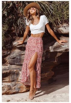 Maxi Skirt Outfit Summer, Red Floral Skirt, Skirt Outfit Summer, Greece Outfit, Mura Boutique, Maxi Skirt Outfits, Women Bottoms, Europe Outfits