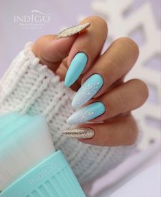 Blue Christmas Nails, Nail Art Noel, Pink Glitter Nails, Nude Nail Designs, Christmas Nails Easy, Christmas Nail Art Designs, Xmas Nails, Christmas Nail Designs, Christmas Nail