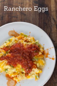 Ranchero Eggs Huevos Rancheros Burrito, Breakfast Rotation, Festive Breakfast, Egg Bakes, Recipe Inspirations, Bagel Breakfast Sandwich, Bariatric Food, Scrambled Eggs Recipe, Brunch Club