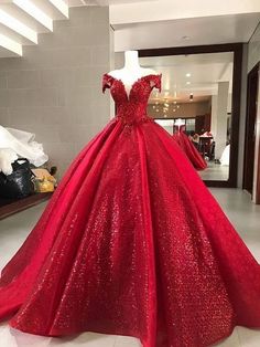 Party Dresses For Teens, Red Ball Gowns, Red Quinceanera Dresses, Red Ball Gown, Cheap Gowns, Graduation Party Dresses, Sparkly Prom Dresses, Red Ball, Sweetheart Prom Dress