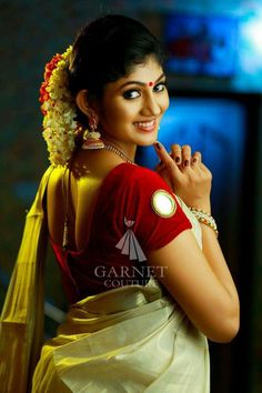 Drishya Raghunath, Saree Ceremony, Saree Function, Saree Stills, Half Saree Function, Bride Photos Poses, Indian Wedding Couple Photography, Kerala Saree, Bride Photography Poses