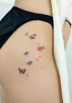 Miniature Tattoos, Tattoos Infinity, Clever Tattoos, Tattoos Geometric, Butterfly Tattoo Designs, Discreet Tattoos, Dainty Tattoos