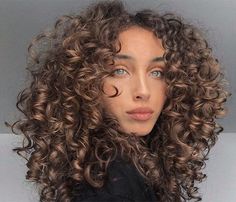 Curly Hair Color Ideas, Curly Hair Color, Dyed Curly Hair, Highlights Curly Hair, Curl Hair, Colored Curly Hair