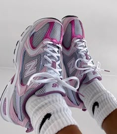 2023 Shoes, Pretty Sneakers, Sneaker Outfits, Aesthetic Ig, Dr Shoes, Trendy Shoes Sneakers, Pretty Shoes Sneakers, Denim On Denim, Funky Shoes