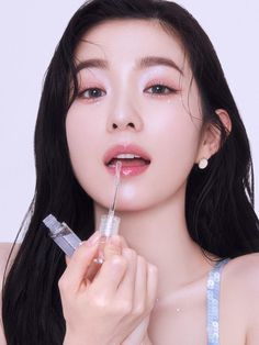 Composition : Refer to Product Information NoticeColor : BL01 Sparkle ShowerCountry of Origin : Republic of Korea Makeup Lip Gloss, Korean Makeup Look, Perfect Lipstick, Fashion Model Photography, Photoshoot Makeup, Christmas Makeup, Fantasy Makeup, K Beauty, Pretty Makeup