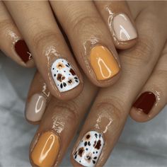 Dipped Thanksgiving Nails, Short Nail Thanksgiving Designs, Fall Nails With Stripes, Nail Ideas For Fall Autumn, Simple Fall Color Nails, September Gel Nail Ideas, September Nail Ideas Gel Simple Short, Halloween Nail Ideas Short, Super Short Nail Designs