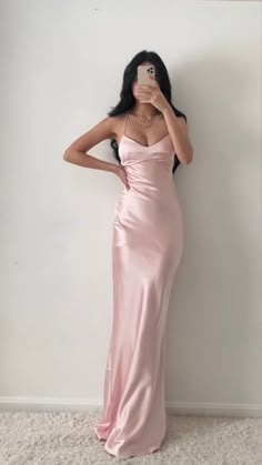 Silk Light Pink Dress, Pale Pink Satin Dress, Pink Aesthetic Prom Dress, Long Baby Pink Dress, Pink Dress For Graduation, Pink Satin Dress Aesthetic, Light Pink Prom Dress Aesthetic, Pretty Silk Dresses, Pink Dress Outfit Party Formal