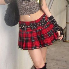 Gothic Punk Plaid Pleated Mini Skirt - Vedlit Red Plaid Skirt Outfit, Summer Y2k Outfits, Plaid Skirt Outfit, Red Plaid Skirt, Short Pollera, Plaid Pleated Mini Skirt, Plaid Pleated Skirt, Skirt Y2k, Japan Aesthetic