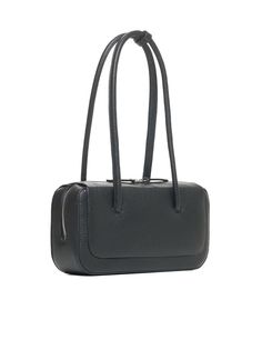 Aesther Ekme's Lagune Bowling bag in black grained leather featuring double top handles + snap button strap, itwo way zip fastening, internal flat pocket, Three Dots logo embossed on the front and silver-tone metal hardware.240x130x80x570mmSize Type: UniqueGender: WomenMaterial: FURS & SKINS->CALFSKIN100 %Color: GRAIN BLACKMade in: ESProduct ID: 03FW241LGBL06-195*Import tax/duty will be calculated at checkout (If applicable) Modern Satchel With Silver-tone Hardware For Daily Use, Everyday Satchel Box Bag With Palladium Hardware, Satchel Box Bag With Palladium Hardware For Everyday Use, Square Shoulder Bag With Palladium Hardware For Business, Modern Box Bag With Silver-tone Hardware For Daily Use, Everyday Leather Box Bag With Palladium Hardware, Leather Box Bag With Palladium Hardware For Everyday Use, Daily Use Top Handle Box Bag With Silver-tone Hardware, Everyday Silver-tone Box Shoulder Bag