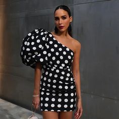 47868726116646|47868726149414|47868726182182 Gown Pictures, One Shoulder Mini Dress, Spring Dresses Women, Sneakers Street Style, Fit Fashion, Outdoor Fashion, Party Gowns, Mini Dress Party, Spring Dresses