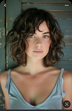 Curly Above Shoulder Length Hair, Curly Hair Above Shoulders, 2024 Fall Haircut Trends, 2024 Short Curly Hair Cuts, Curly Hair Cuts Shoulder Length, Shoulder Curly Hair, Wavy Lob Hairstyles, Shoulder Length Wavy Hairstyles, Curly Hair Shag