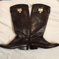 Authentic....Used Tory Burch Brown Boots.Showing Wears In Few Spots But Still Lots Of Life Left... Tory Burch Sleeping Bag Boots, Tory Burch Shoes, Brown Boots, Shoes Heels Boots, Riding Boots, Shoes Women Heels, Heeled Boots, Tory Burch, Shoes Heels