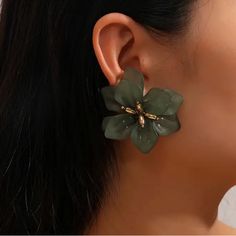 Deep Green Pierced Beaded Center Petal Flowers Not Heavy Elegant Flower Earrings For Beach, Elegant Flower-shaped Earrings For Beach, Chic Green Jewelry For Spring, Chic Green Spring Jewelry, Elegant Beaded Flower Earrings For Spring, Earrings Color, Deep Green, Flower Earrings, Jewelry Earrings