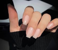 Natural Acrylic Nails Medium Length, Classy Ballerina Nails, Mid Size Nails, Matte Natural Acrylic Nails, Balerina Nature Nails, Mid Length Square Nails, Ballerina Nails Short Classy, Natural Ballerina Nails, Minimalist Nails Ballerina