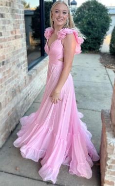 Flowy A-line Prom Dress, Spring Ball Gown For Prom, Spring Prom Ball Gown, Spring Homecoming Gown With Sweetheart Neckline, Spring Sweetheart Neckline Gown For Homecoming, A-line Ball Gown For Prom, Spring A-line Gown With Lined Bodice, Spring Homecoming Evening Dress With Sweetheart Neckline, Flowy Floor-length Prom Evening Dress