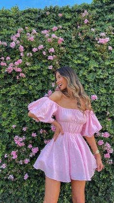 Cute Short Dresses, Standing Poses, Photo Pose Style, Dress Aesthetic, Easy Trendy Outfits, Dress Picture