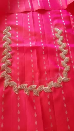 1000 Rupees Aari Work Blouse, Jardosi Maggam Work Blouse Designs, Simple Zardosi Work Designs, Work Blouse Hand Designs, Simple Aari Work Blouse Design, Simple Aari Work Blouse, Blouse Design Aari Work, Simple Aari Work