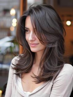 Layer Haircut For Medium Hair Round Face, Long Layers Short Length Hair, 90s Shoulder Length Hair With Layers, Medium Length Hair Lots Of Layers, Haïr Cut Medium Hair Layers, Medium Length Layer Haircut, Layered Haircut For Fine Hair, Medium Length Middle Part