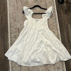 Runs A Little Big, But Cute Flowy White Sundress. Brand New Never Worn. White Sundress Outfit, White Sun Dress, Thrift Wishlist, Sundress White, Flowy Sundress, Sundress Outfit, White Sundress, Floral Short, Sun Dress