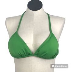 Liberty & Justice Triangle Bikini Top Women’s Size Xl Color Green Adjustable Tie Nwot Hand Wash Made In Morocco Shell : Polyester/Elastane Lining : Polyester/Elastane Filling 100 % Polyester Measurements Chest : 8 Length : 8 See Pictures For More Information. (A-69) Green Triangle Halter Top With Built-in Bra, Green Stretch Halter Top For Pool, Fitted Green Halter Top For Swimming, Summer Green Halter Top For Swimming, Fitted Green Halter Top For Pool, Green Triangle Top Swimwear With Padded Cups, Green Stretch Swimwear With Padded Cups, Green Padded Swimwear With Stretch, Green Triangle Halter Top For Pool