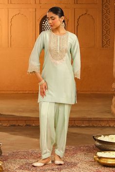 Misty green kurta, adorned with kashmiri tilla, parsi gara embroidery and highlighted with basra moti. Paired with a dogri salwar. - Aza Fashions Gara Embroidery, Kurta Set For Women, Organza Dupatta, Embroidered Neckline, Kurta With Pants, Pink Linen, Fashion App, Silk Embroidery, Silk Organza