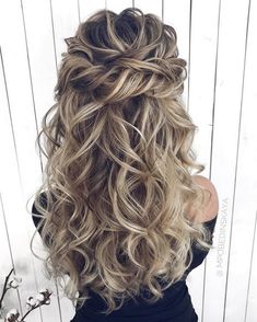 Long half up half down wedding hairstyles from mpobedinskaya  #wedding #weddings #weddinghairstyles #weddingideas #deerpearlflowers Grad Hair, Elegant Wedding Hair, Bridal Hair Clip, Wedding Hair Inspiration, Wedding Hair Down, Post Surgery, Wedding Hairstyle, Wedding Hairstyles For Long Hair, Hair Vine